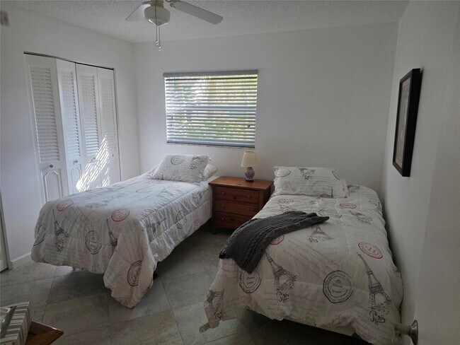 Building Photo - 959 SE 2nd Ave