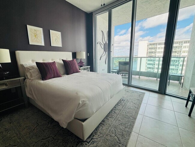 Building Photo - 3333 NE 32nd Ave