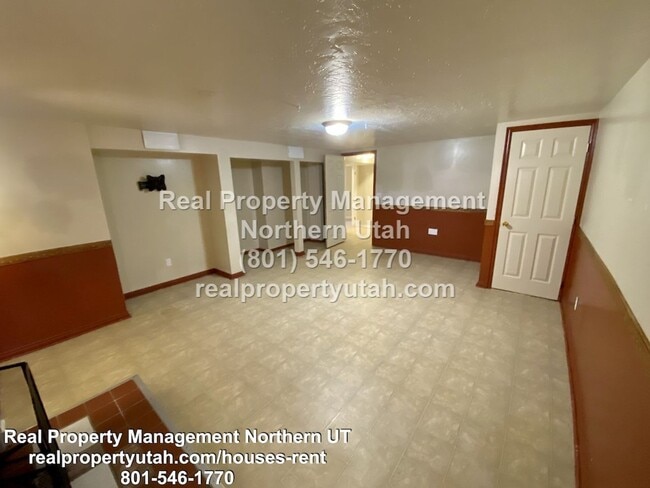 Building Photo - 5 Bedroom 2 Bath Rambler Now Available in ...