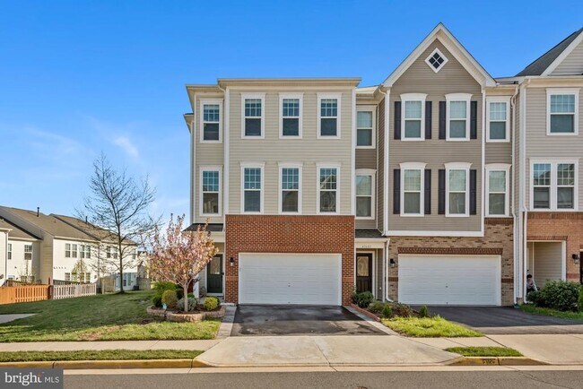 Building Photo - 41687 Wellstone Terrace