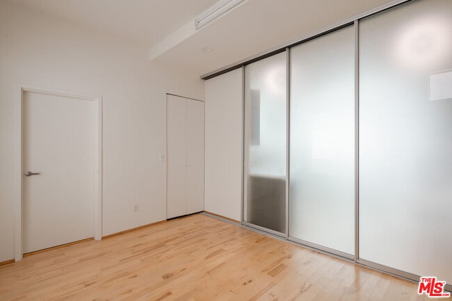 Building Photo - 717 Highland Ave