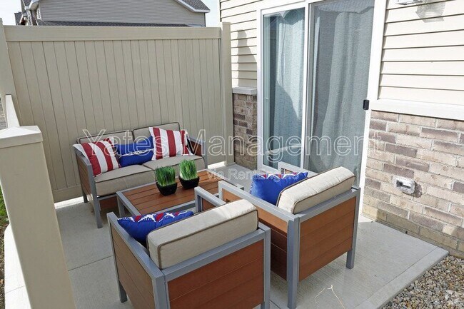 Building Photo - 115 Valor Dr