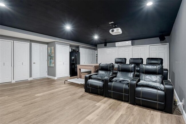 Building Photo - 8629 Great Cove Dr
