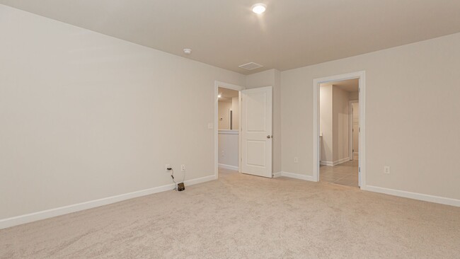 Building Photo - Picture-Perfect New Home in Clear Pond