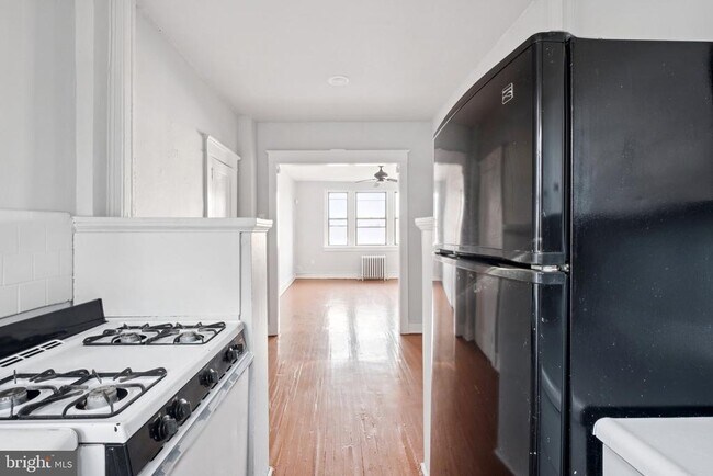 Building Photo - 7250 Chestnut St