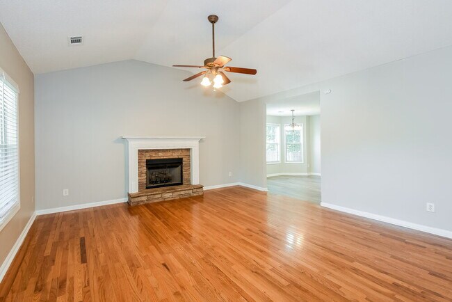 Building Photo - 313 Split Rail Way