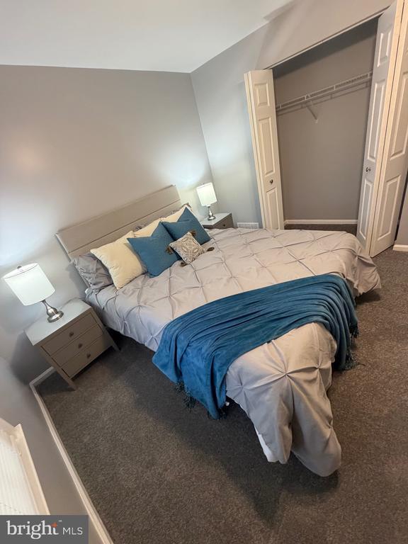 Building Photo - 102 Stonehurst Ct