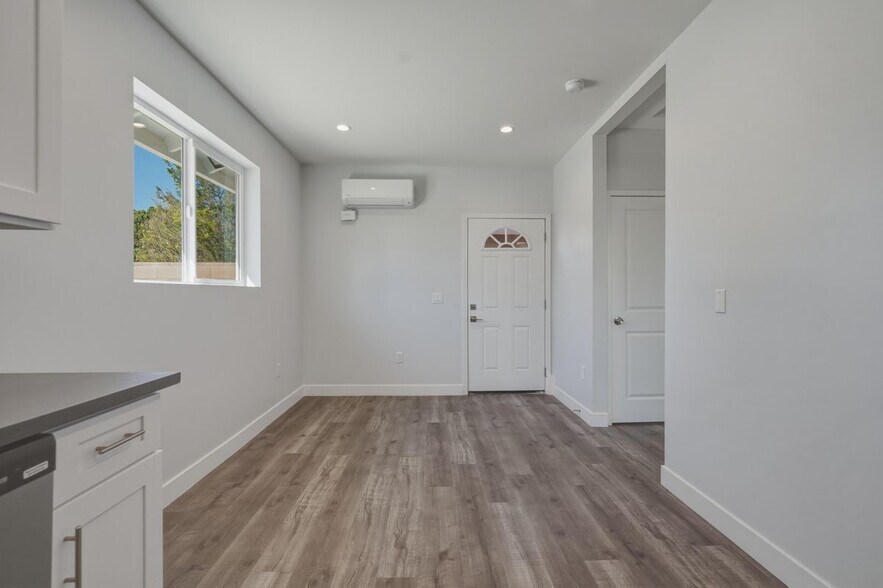 Building Photo - 19833 Blythe