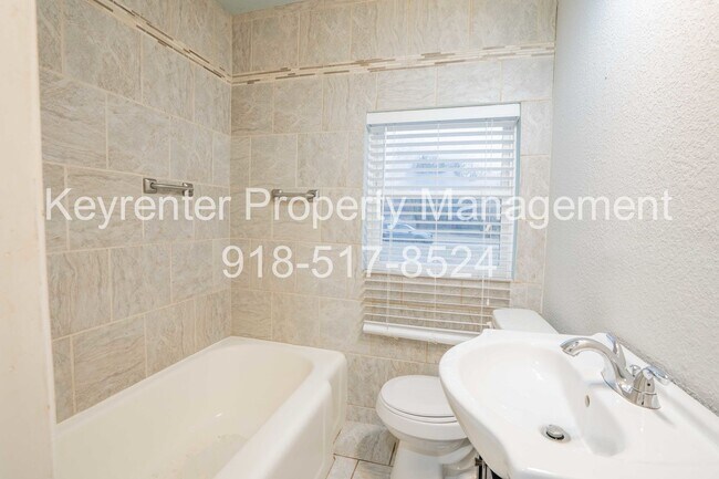 Building Photo - S Joplin Ave Triplex