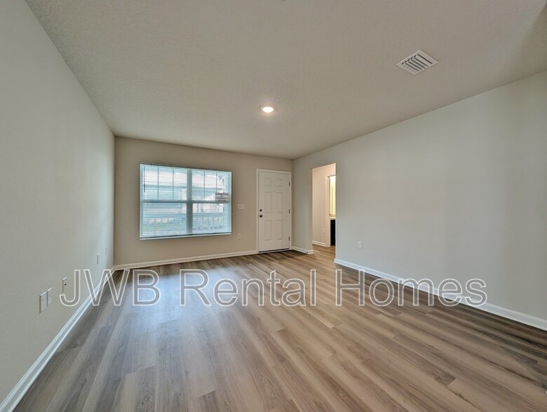 Building Photo - 1260 Hart St