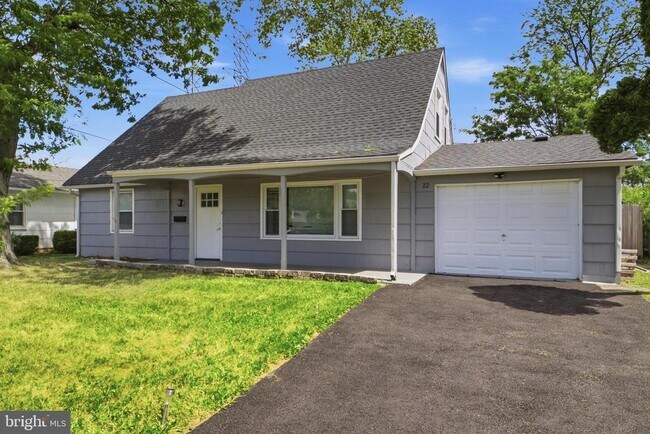 Building Photo - 12 Holbrook Ln