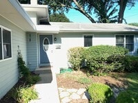 Building Photo - 1126 Laurel Ln