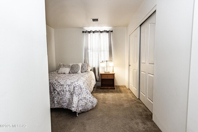 Building Photo - 4830 S VALLECANO Dr
