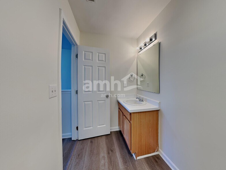 Building Photo - 4477 Westhill Pl