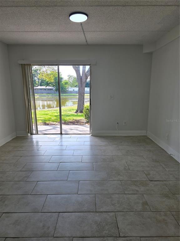 Building Photo - 3821 N Oak Dr