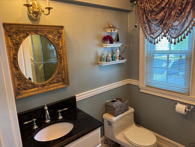 Building Photo - 3 Crescent Bluff Ave