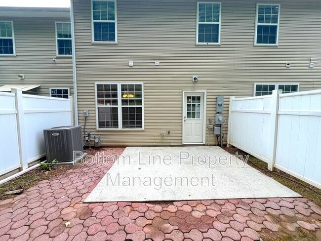 Building Photo - 7637 Abigail Glen Dr
