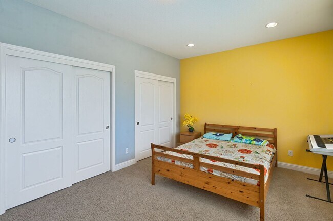 Building Photo - 9952 Spring View Way