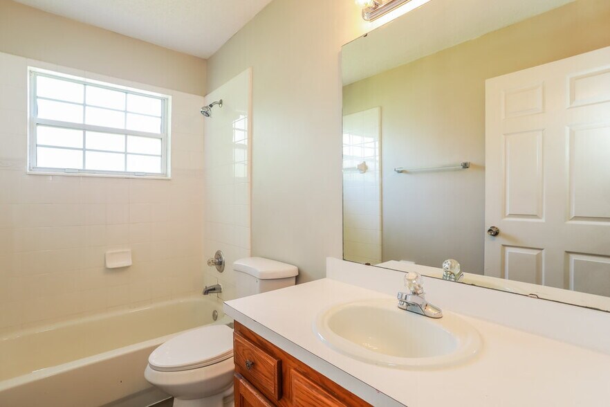 Building Photo - 3183 Olde Sutton Parke Dr