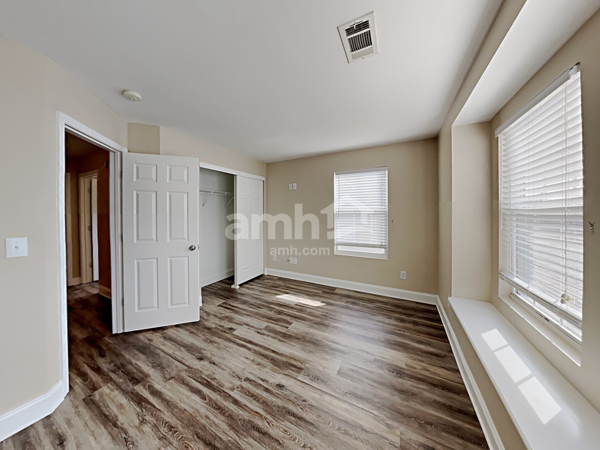 Building Photo - 2774 Jordan Ln