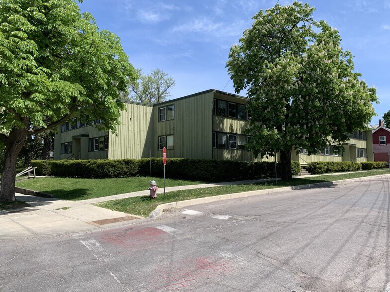 Building Photo - 172 Cliff St