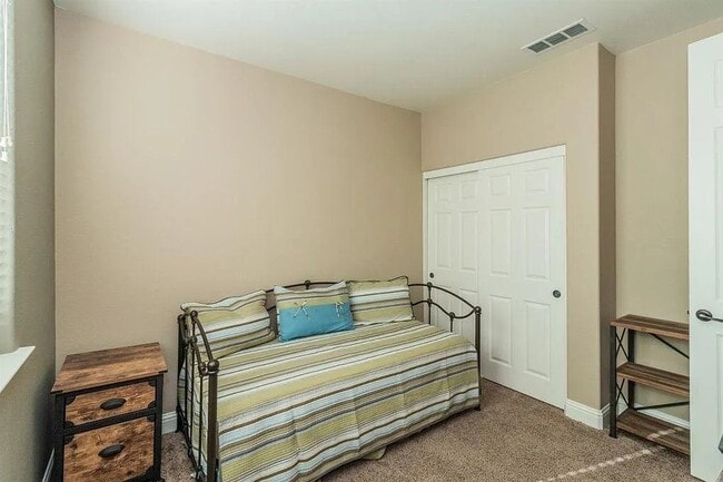 Building Photo - 1295 E Via Estrella Dr