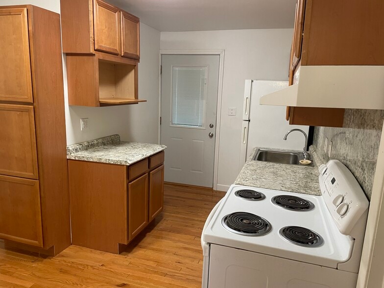 Building Photo - 206 N Pearl St