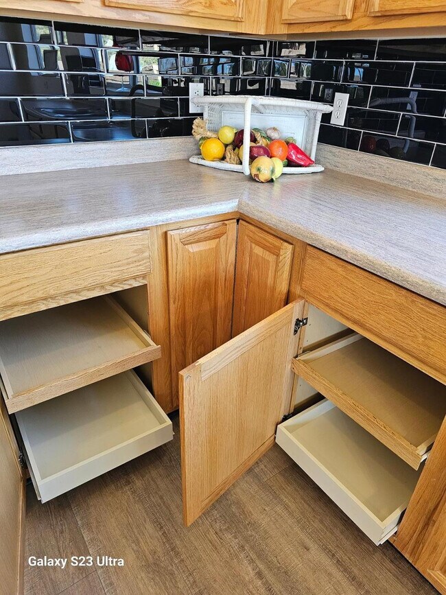 Building Photo - 790 W Cherrywood Dr