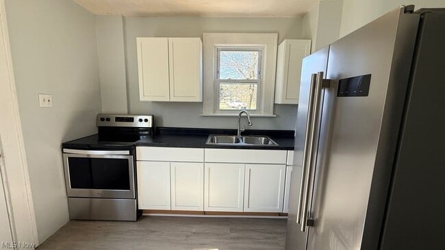 Building Photo - 1432 League St