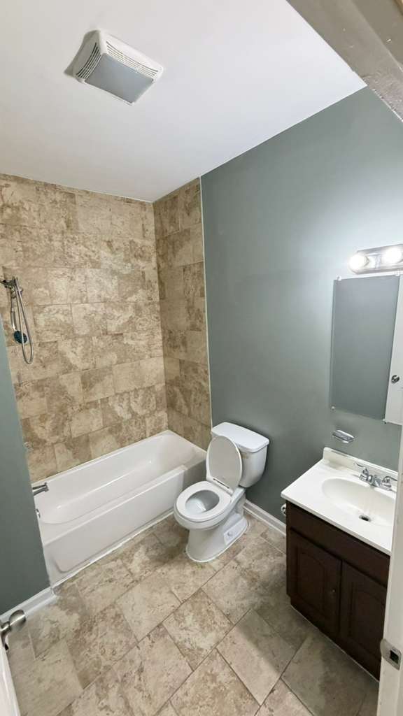 Building Photo - 334 Fulton St