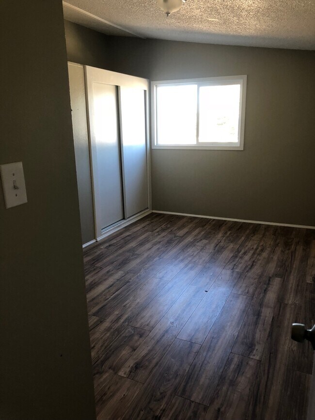 Building Photo - 3138 E Ave Q4