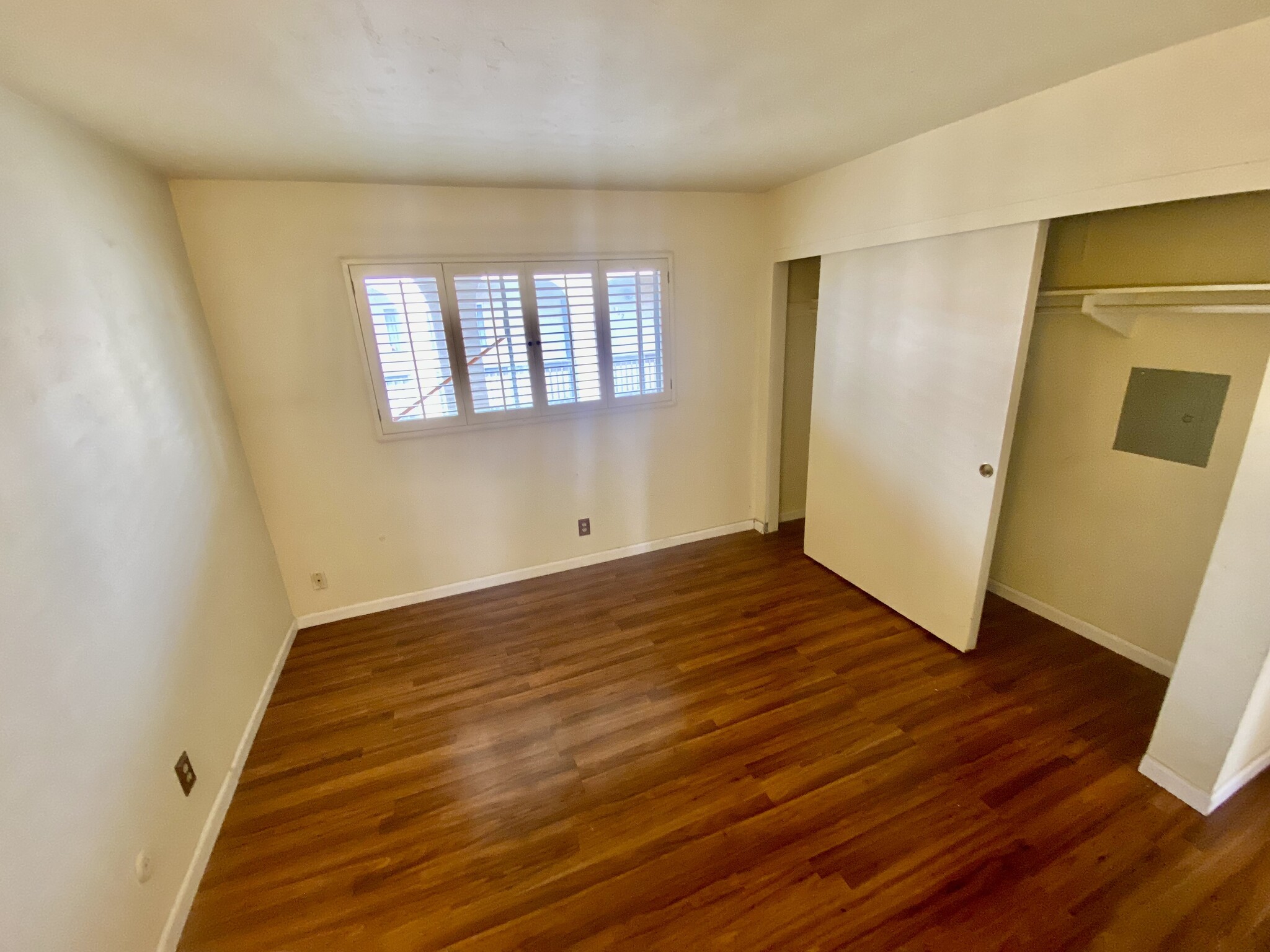 Bedroom - 2540 Clairemont Dr