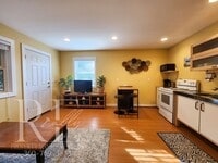 Building Photo - Furnished Poulsbo 1BR with Water Views + F...