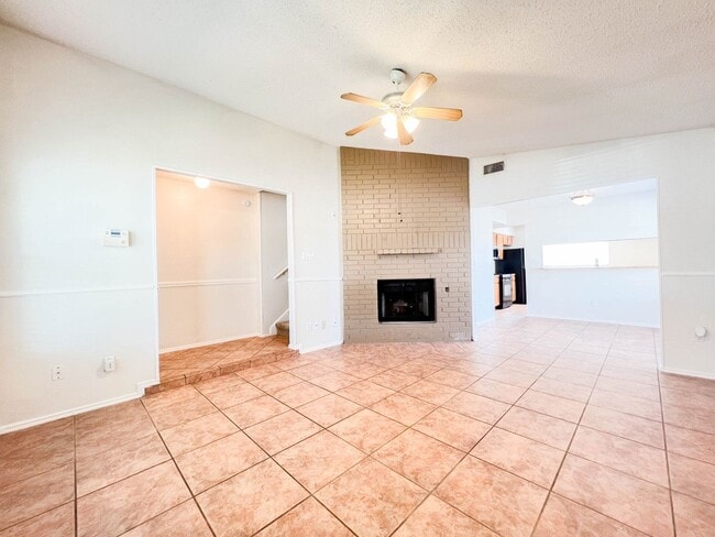 Building Photo - 1301 Pitcairn Dr