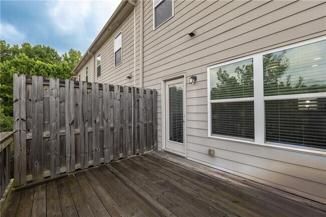 Building Photo - 915 Society Cir