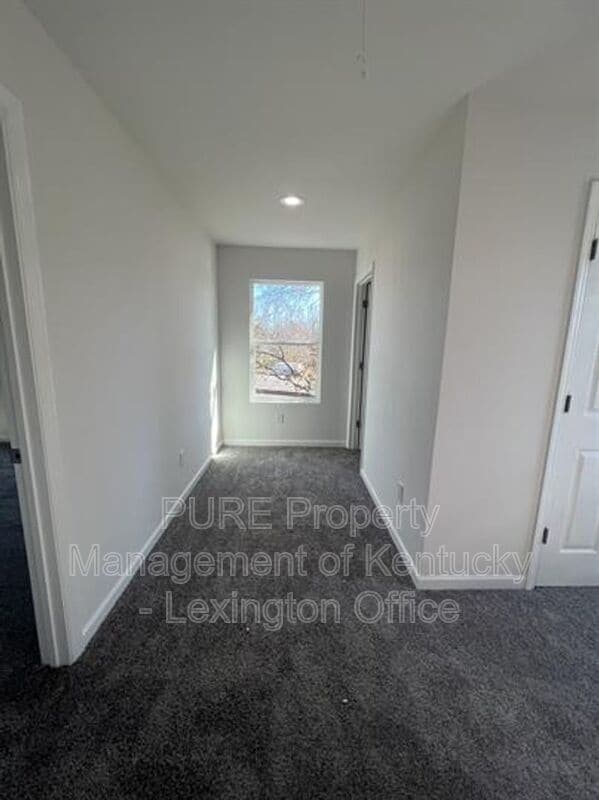 Building Photo - 1216 Pleasant St