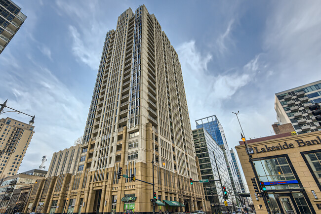 Building Photo - 1400 S Michigan Ave