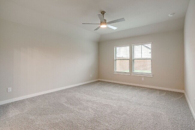 Building Photo - Brand New Build Near Alliance Airport!