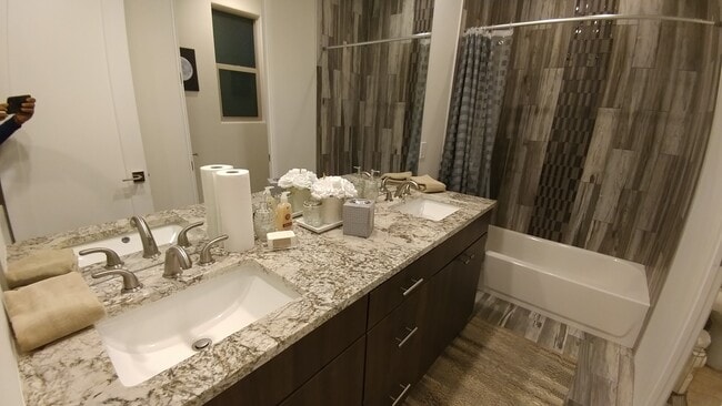 Master Bathroom - 5928 Mafraq Ave NW