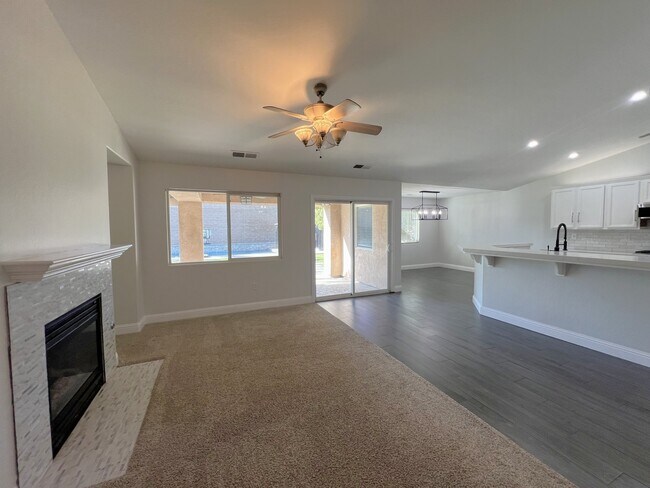 Building Photo - 12115 Fairburn Way