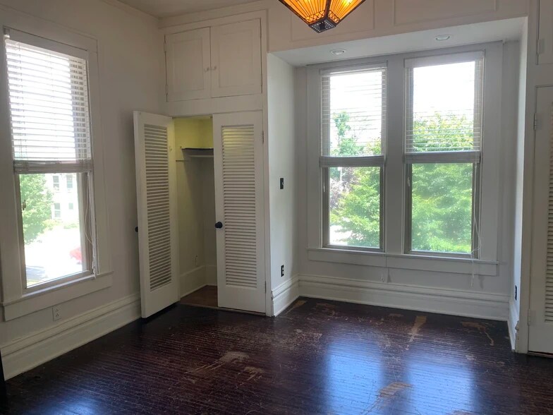 Building Photo - 427 N Washington St