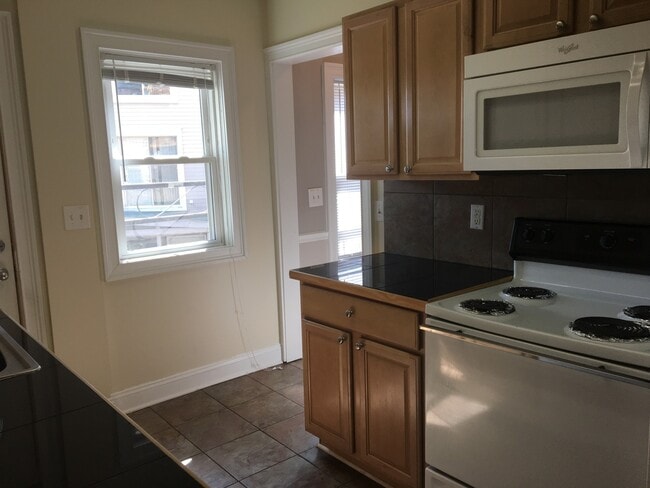 Building Photo - 234 N Summit St