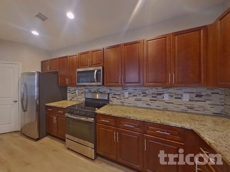 Building Photo - 420 Best Friends Turn Alley