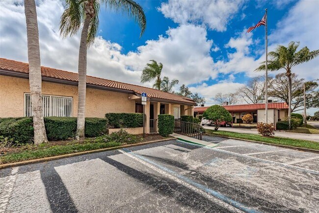 Building Photo - 601 N Hercules Ave