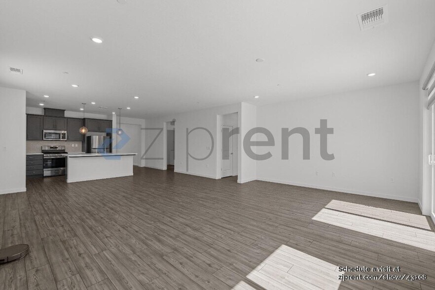 Building Photo - 1074 Osprey Dr