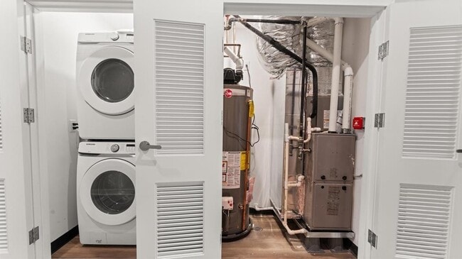 Building Photo - 475 Communipaw Ave