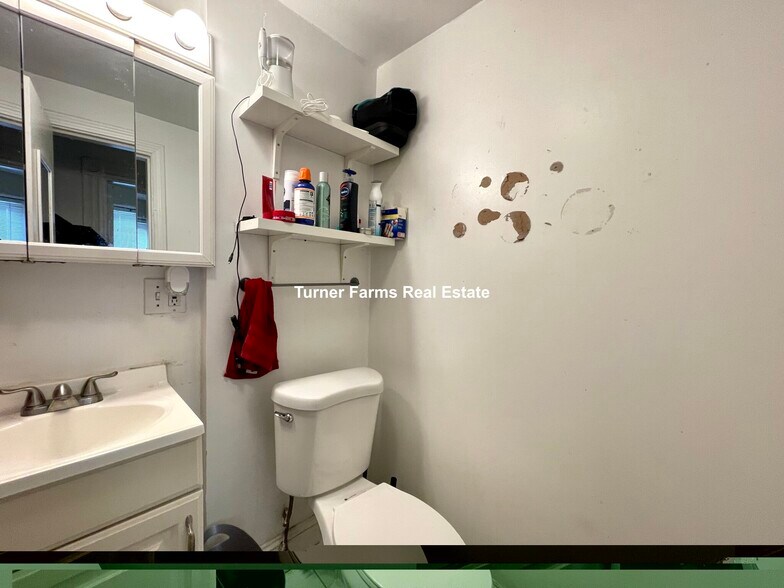 Building Photo - 59 Cedar St