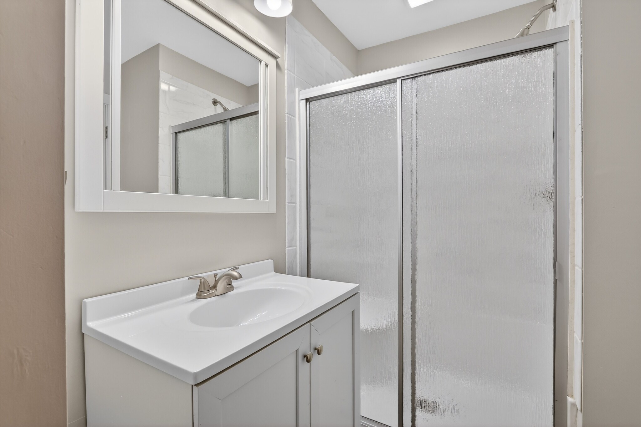 Building Photo - 428 W Delavan Dr