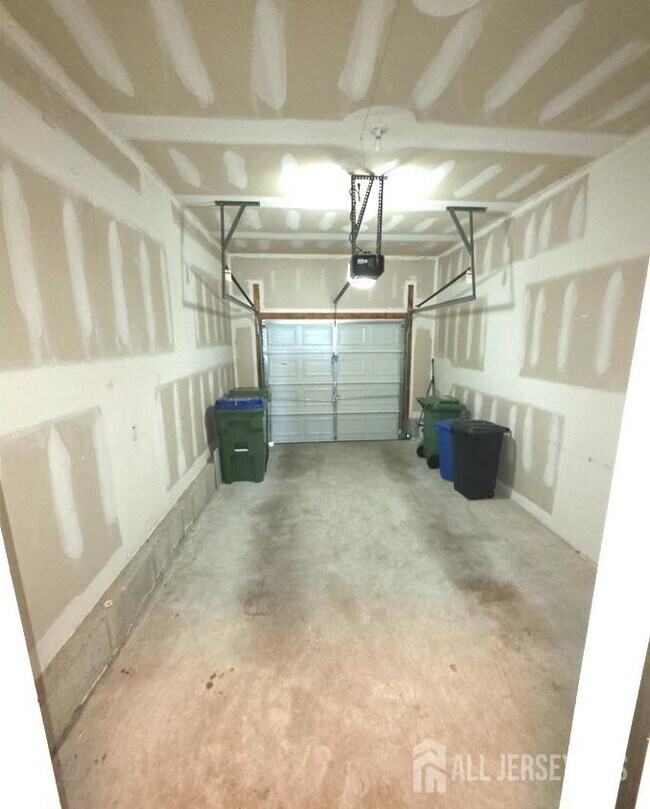 Building Photo - 142 Conover Terrace