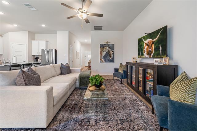 Building Photo - 137 Greenback Trl